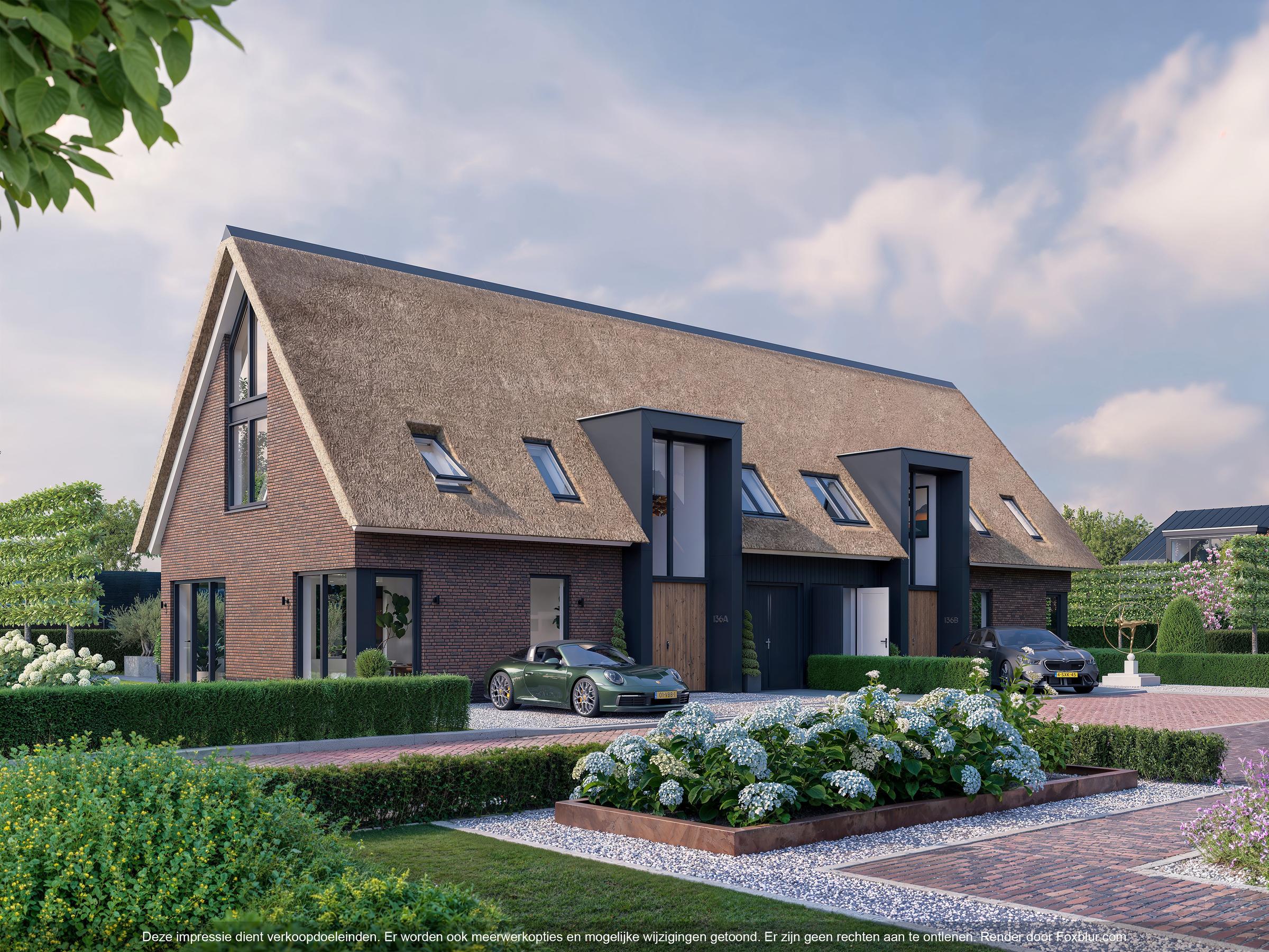 Moderne vrijstaande woning met donkere bakstenen gevel, grote ramen en verzorgde voortuin in Leusden.